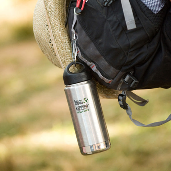 steel-s-biner-3-b7 carabiner_steel_bottle_backpack_lifestyle_dd4fef2d-f5d2-4f32-ac05-c706bd6b518e.jpg