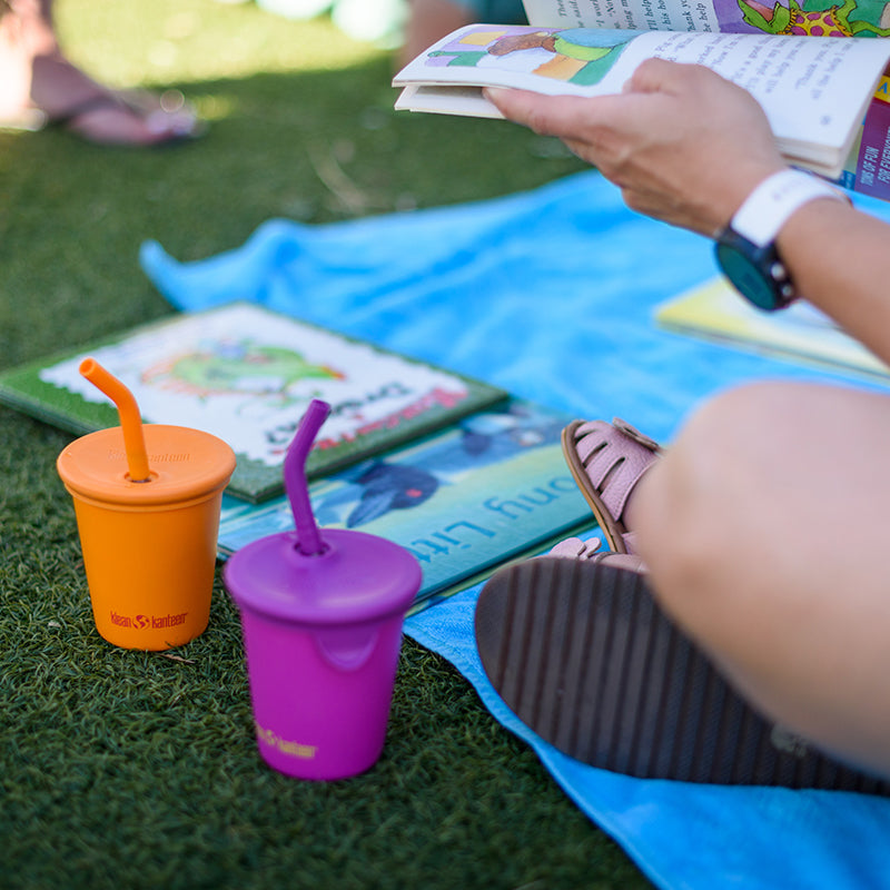kid-s-sippy-cup-and-wide-water-bottle-set-e0 10oz_kids_cups_straw_reading_blanket_square.jpg