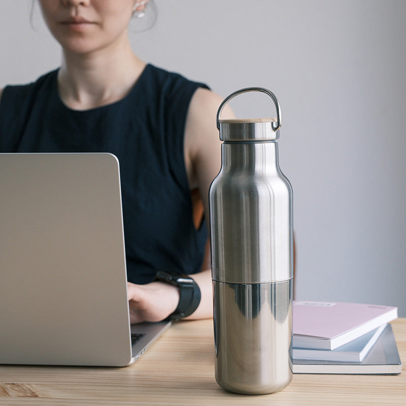 20oz-rise-reflect-with-bamboo-cap-p7 20oz_rise_reflect_desk_laptop_square.jpg