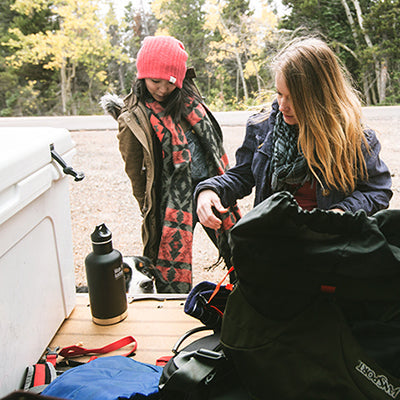 64oz-classic-with-loop-cap-m4 64oz_insulated_classic_backpackers_tailgate_square.jpg