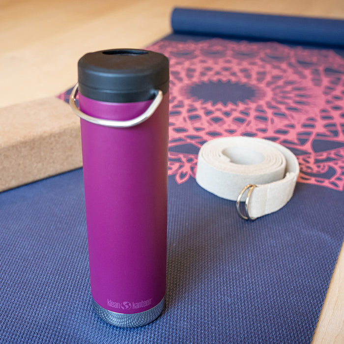 tkwide-twist-cap-with-straw-kit-g6 K20TKWPT-PP-T-TWIST-yoga_bottle_closed_lifestyle_a5ac6535-9c60-42bb-86fe-b94b5cef2b68.jpg