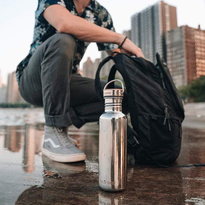 27oz-reflect-with-bamboo-cap-k4 K27SSLRF-MS-BAMBOO_reflect-bottle_city_lifestyle_ff882516-9bd8-49cf-b515-736a0a9c889f.jpg