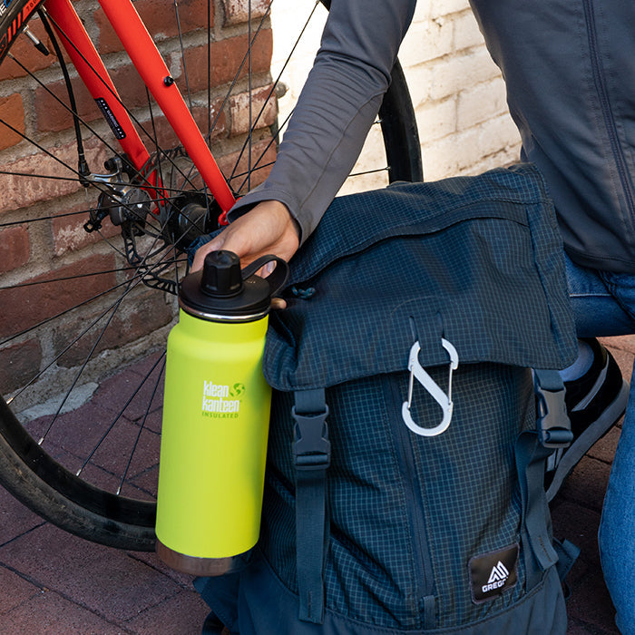 tkwide-chug-cap-q6 K32TKWSSL-JP-Bottle-Biking-Chug-Cap-lifestyle.jpg
