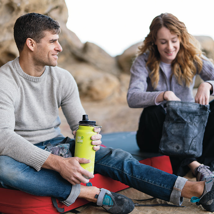 tkwide-chug-cap-q6 K32TKWSSL-JP-chug_cap_bouldering_lifestyle.jpg