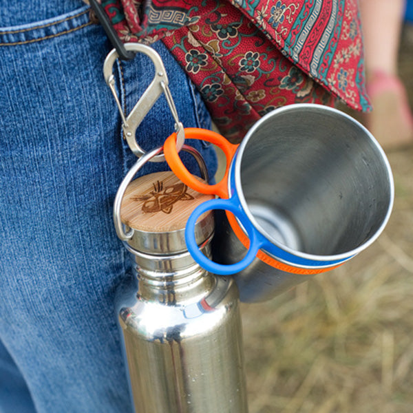 steel-s-biner-3-b7 carabiner_steel_clip_bottle_lifestyle_f9a2dad1-cd06-4894-b3ff-13476b2b5a87.jpg