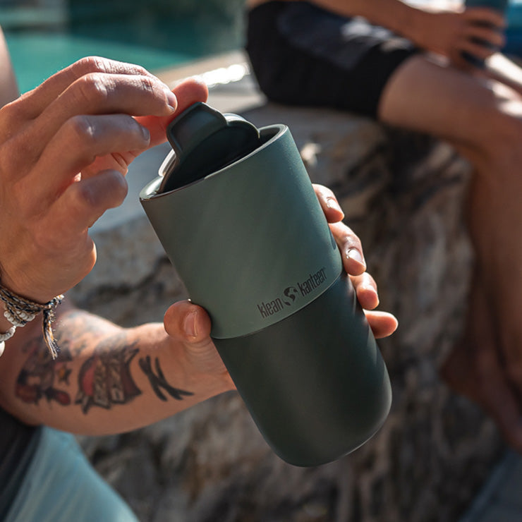 flip-lid-l5 rise_flip_lid_small_tumbler_open.jpg