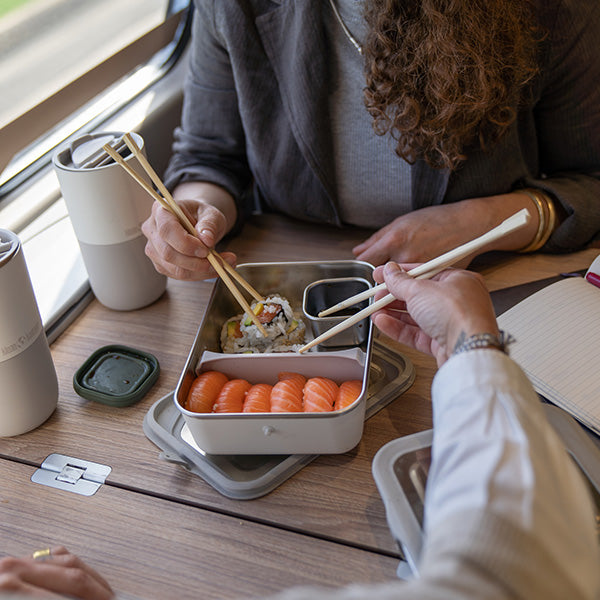 55oz-rise-food-box-big-meal-w6 rise_food_lunch_box_big_meal_tofu_sushi_share_square.jpg