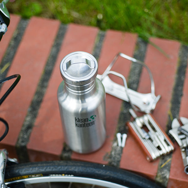 classic-steel-loop-cap-y9 stainless_bottle_cap_bike_parts_lifestyle.jpg