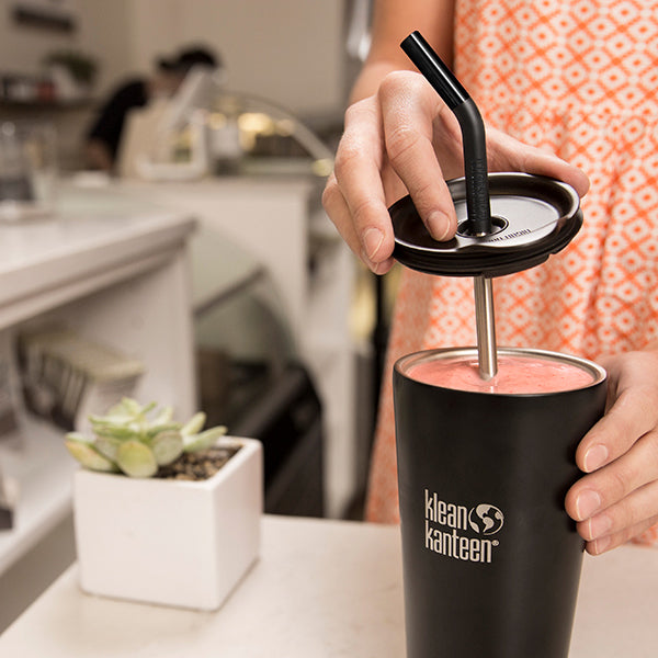 tumbler-straw-lid-with-straw-h3 steel_straw_smoothie-At-Counter-With-Lid_lifestyle_a071dbd2-9fd8-4eea-b04c-2a3732ff8612.jpg