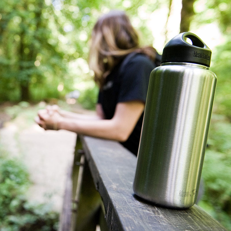 40oz-wide-with-loop-cap-u9 wide_40oz_bottle_bridge_closeup_square.jpg